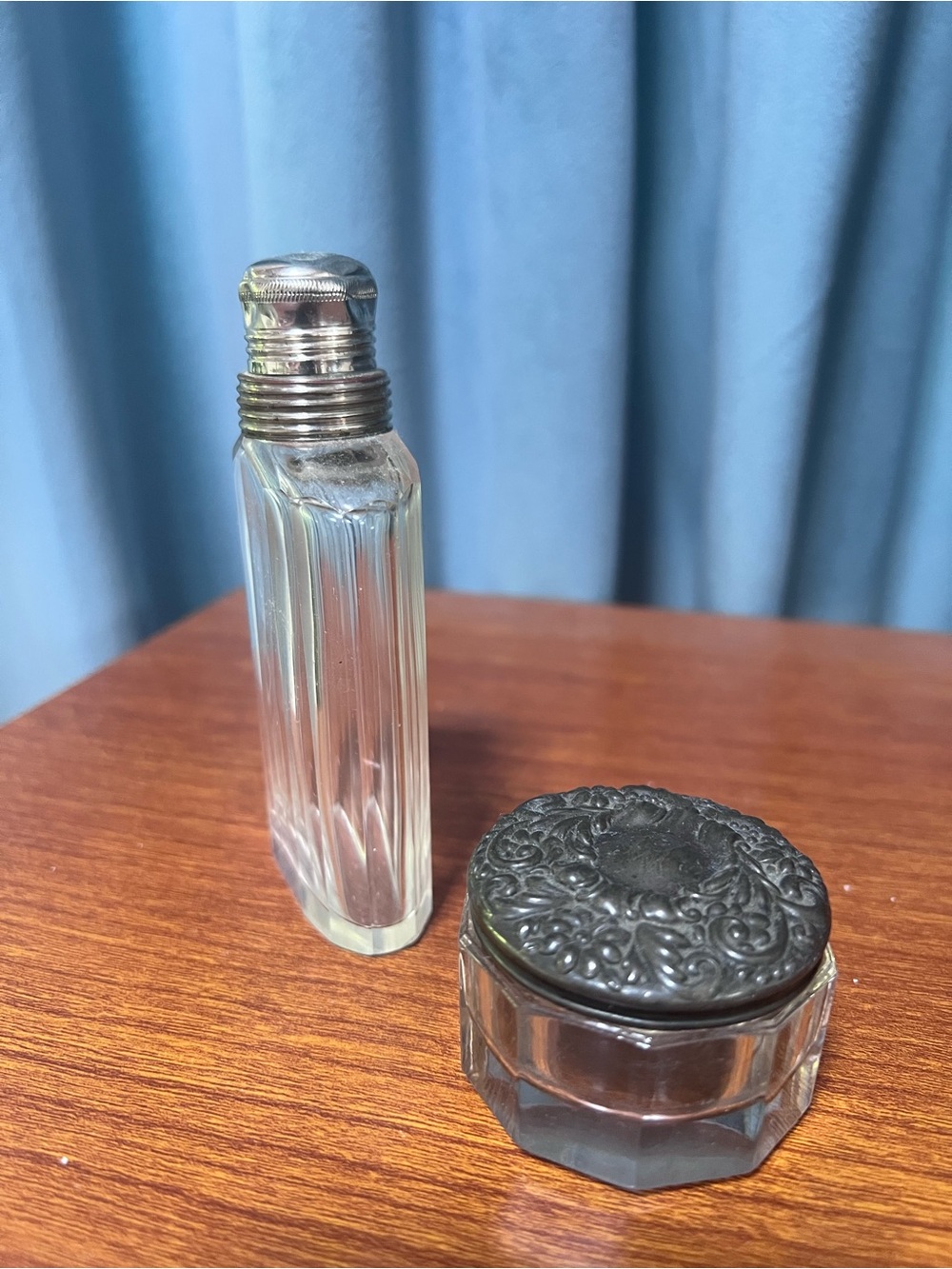 Art Deco Sterling Silver Vanity Set Etched Crystal perfume
Bottle & Powder Jar - Picture 4 of 10